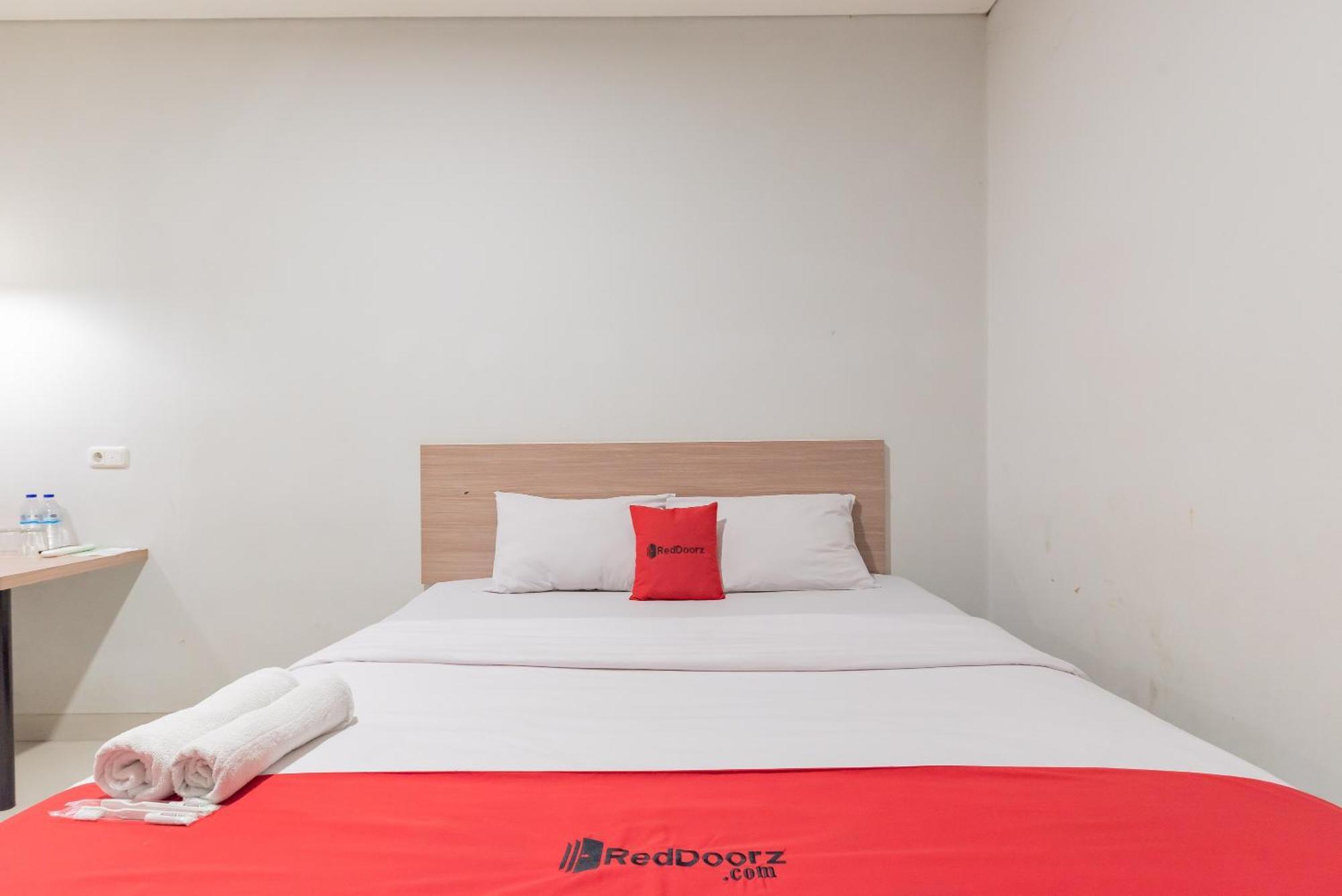 Hotel Reddoorz @ Malabar Street Bandung Exterior foto